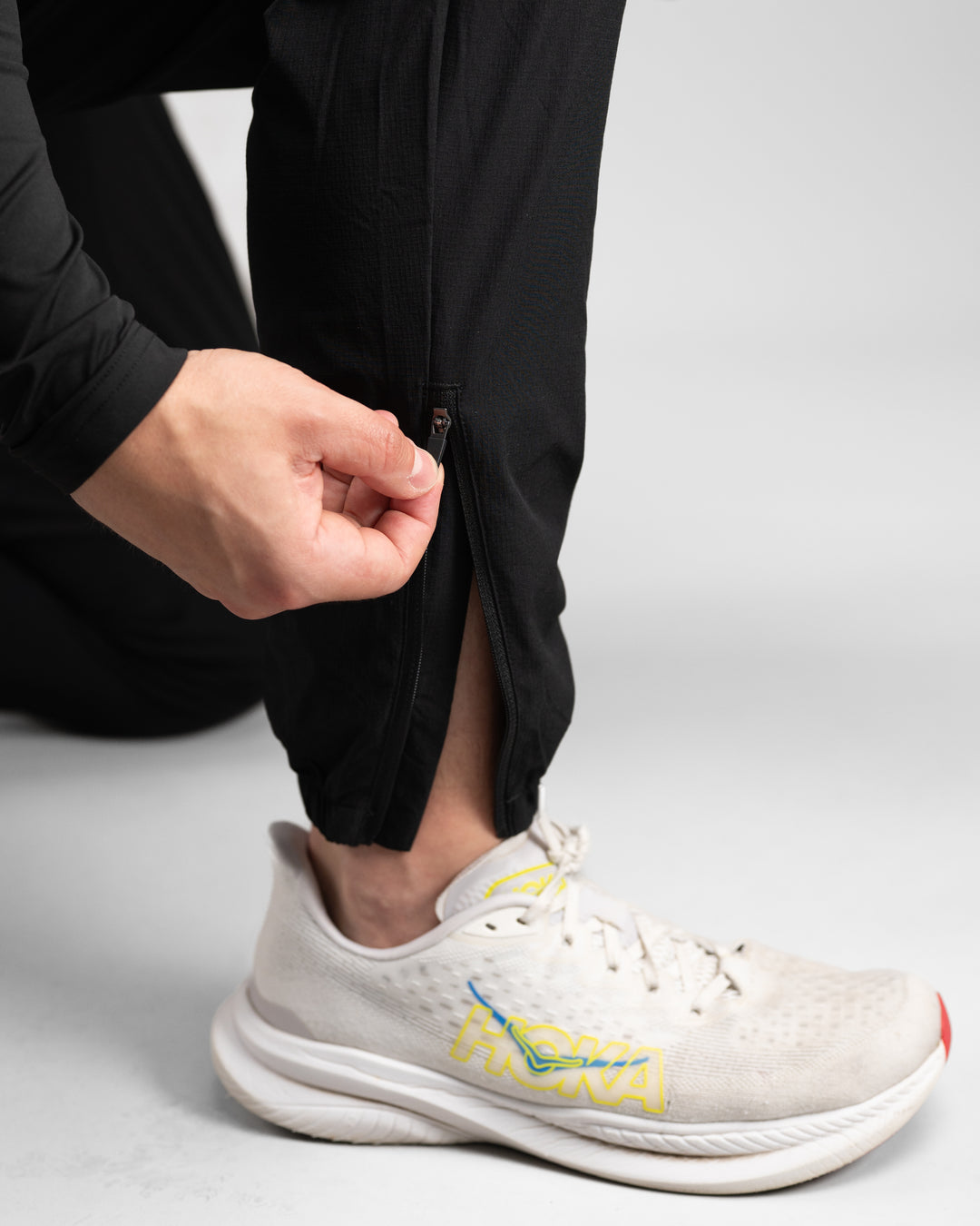 Elite Windbreaker Jogger (Black)