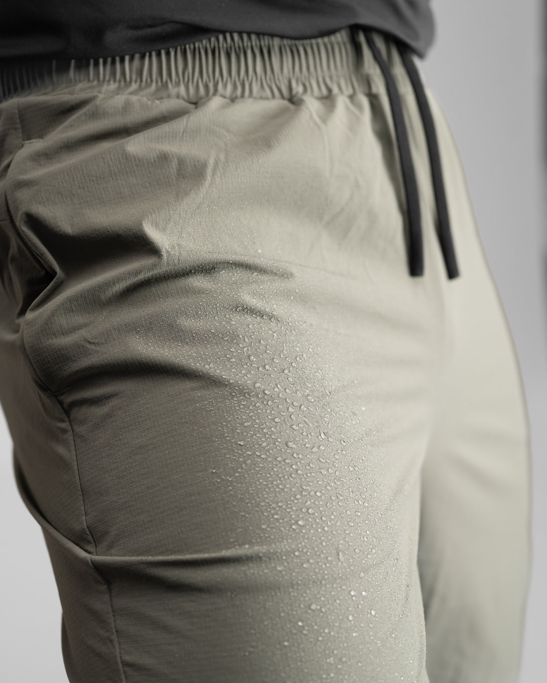 Elite Windbreaker Jogger (Light Olive)