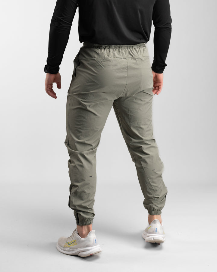 Elite Windbreaker Jogger (Light Olive)