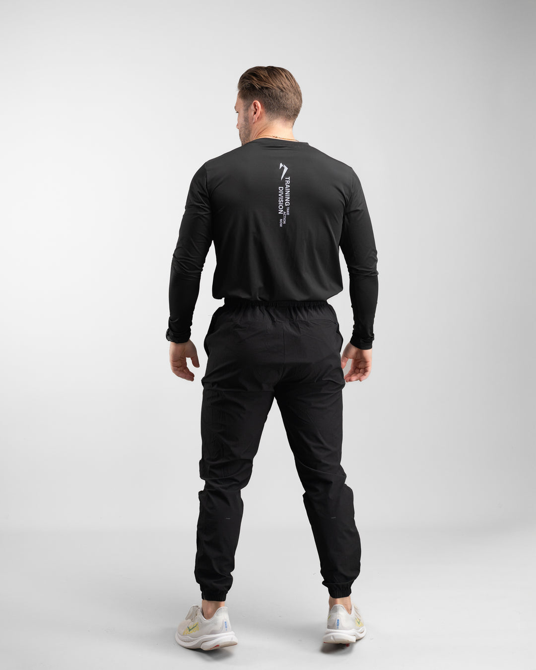 Elite Windbreaker Jogger (Black)