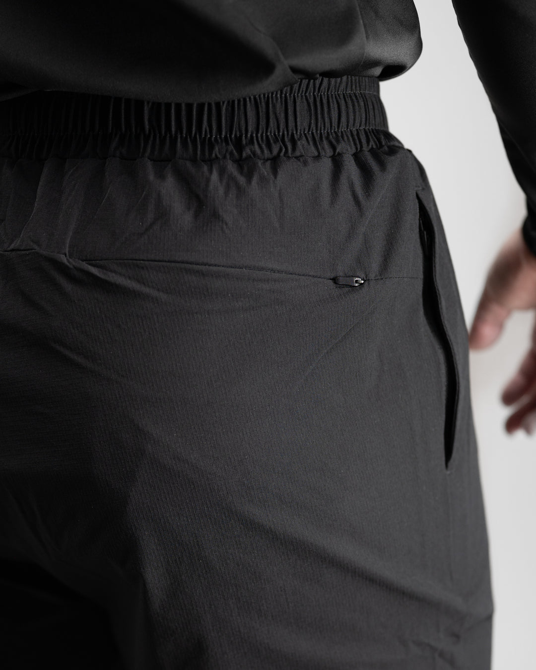 Elite Windbreaker Jogger (Black)