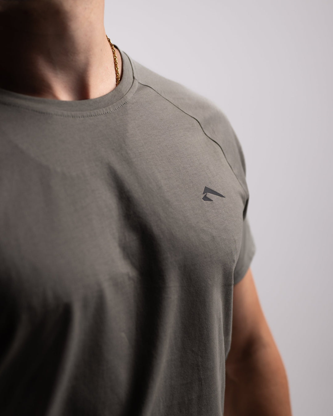 Active Shirt (Olive) - Athletic Aesthetics