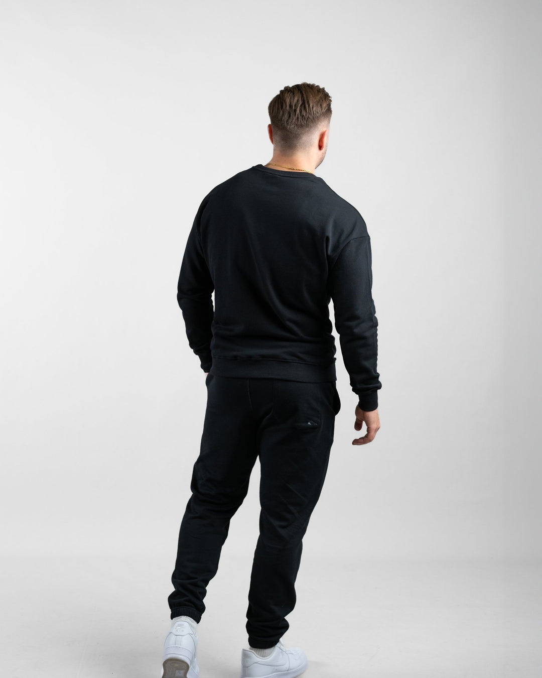 Essential Crewneck Sweater (Black) - Athletic Aesthetics