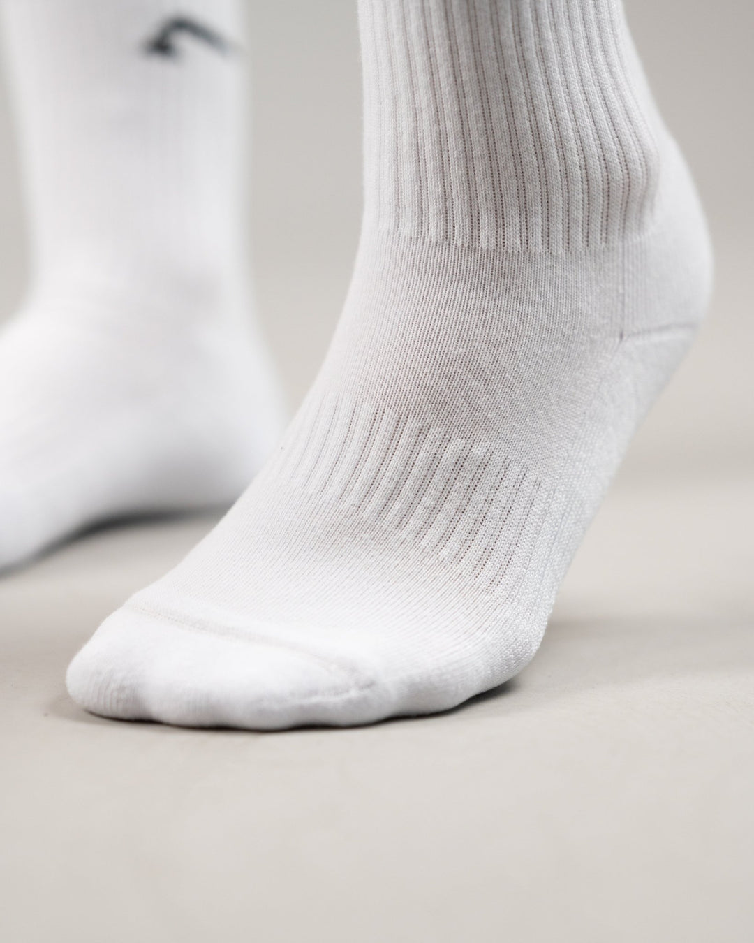 Hohe Sportsocken / Cushioned Crew Socks 3er Pack (White) - Athletic Aesthetics
