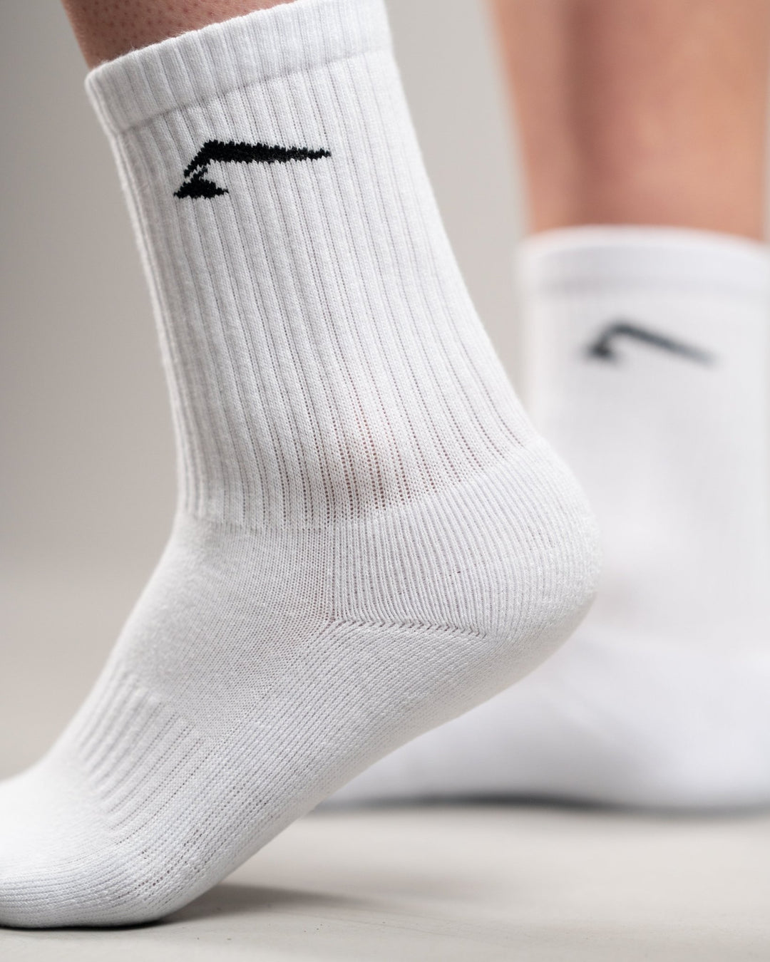 Hohe Sportsocken / Cushioned Crew Socks 3er Pack (White) - Athletic Aesthetics