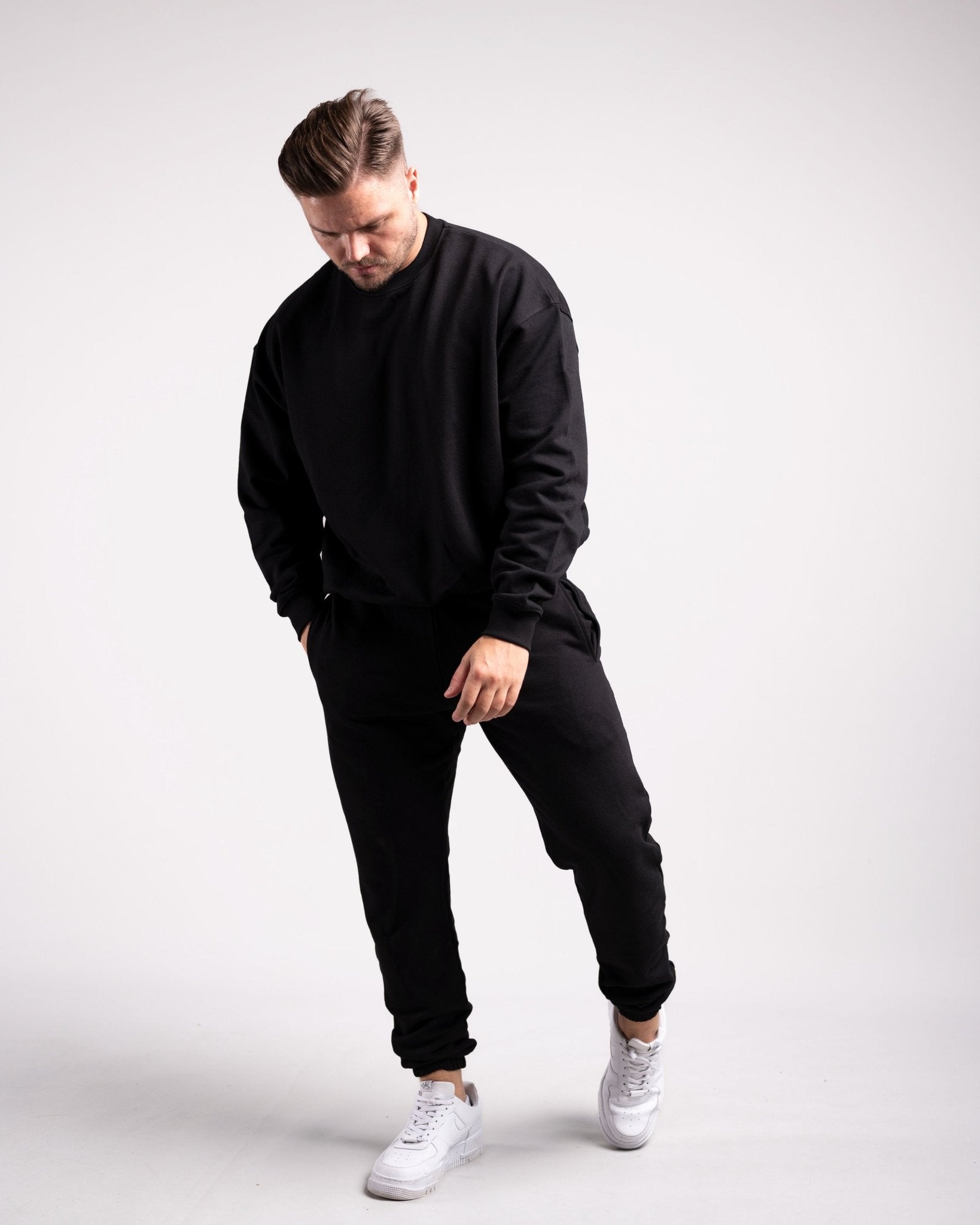 Oversized Crewneck Sweater Black HQ Basics