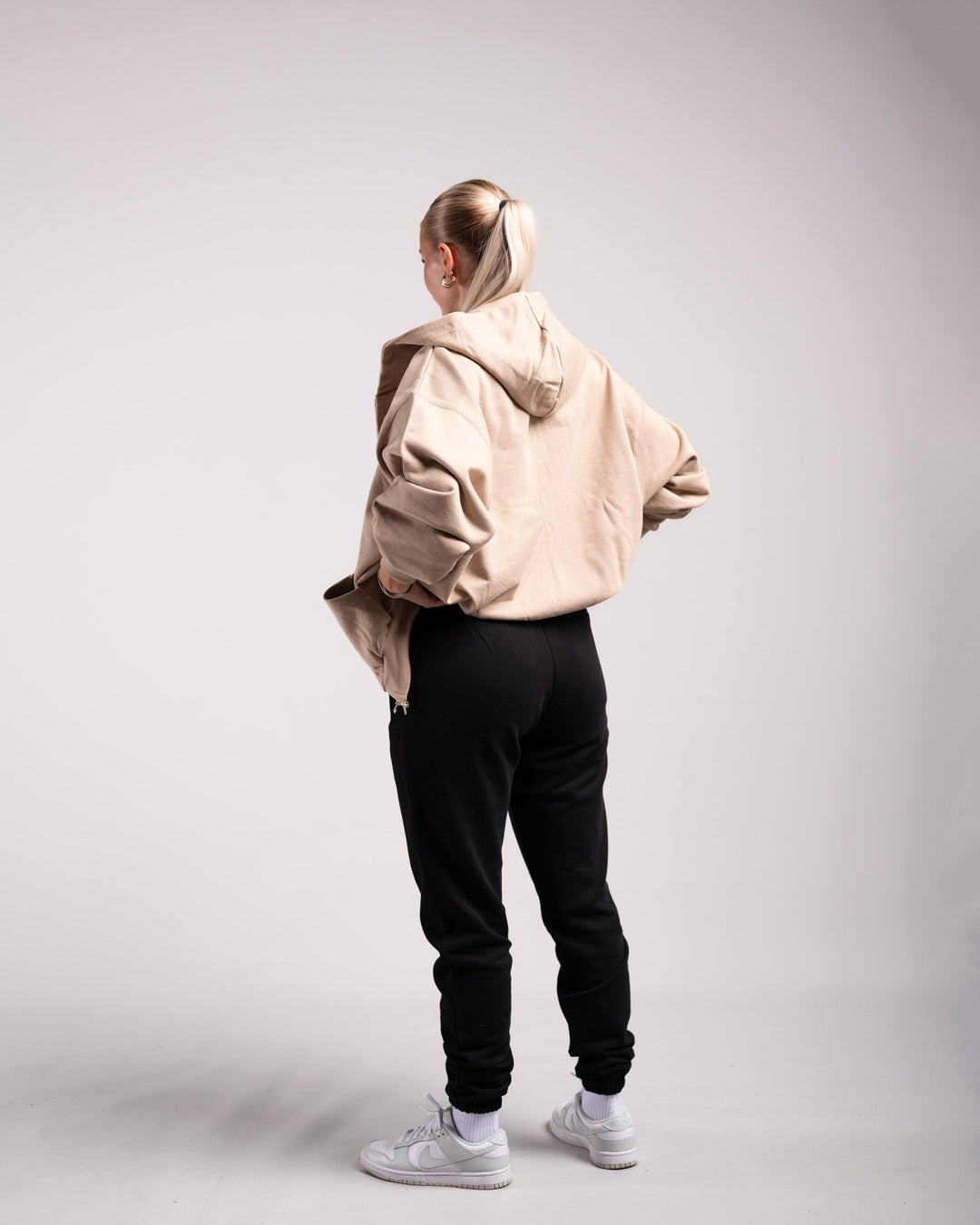 Oversized Zipped Hoodie (Caramel) - HQ Basics - Athletic Aesthetics